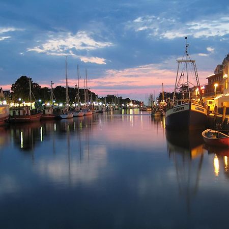 Ostseeblick, Direkt Am Alten Strom Rostock Exterior photo